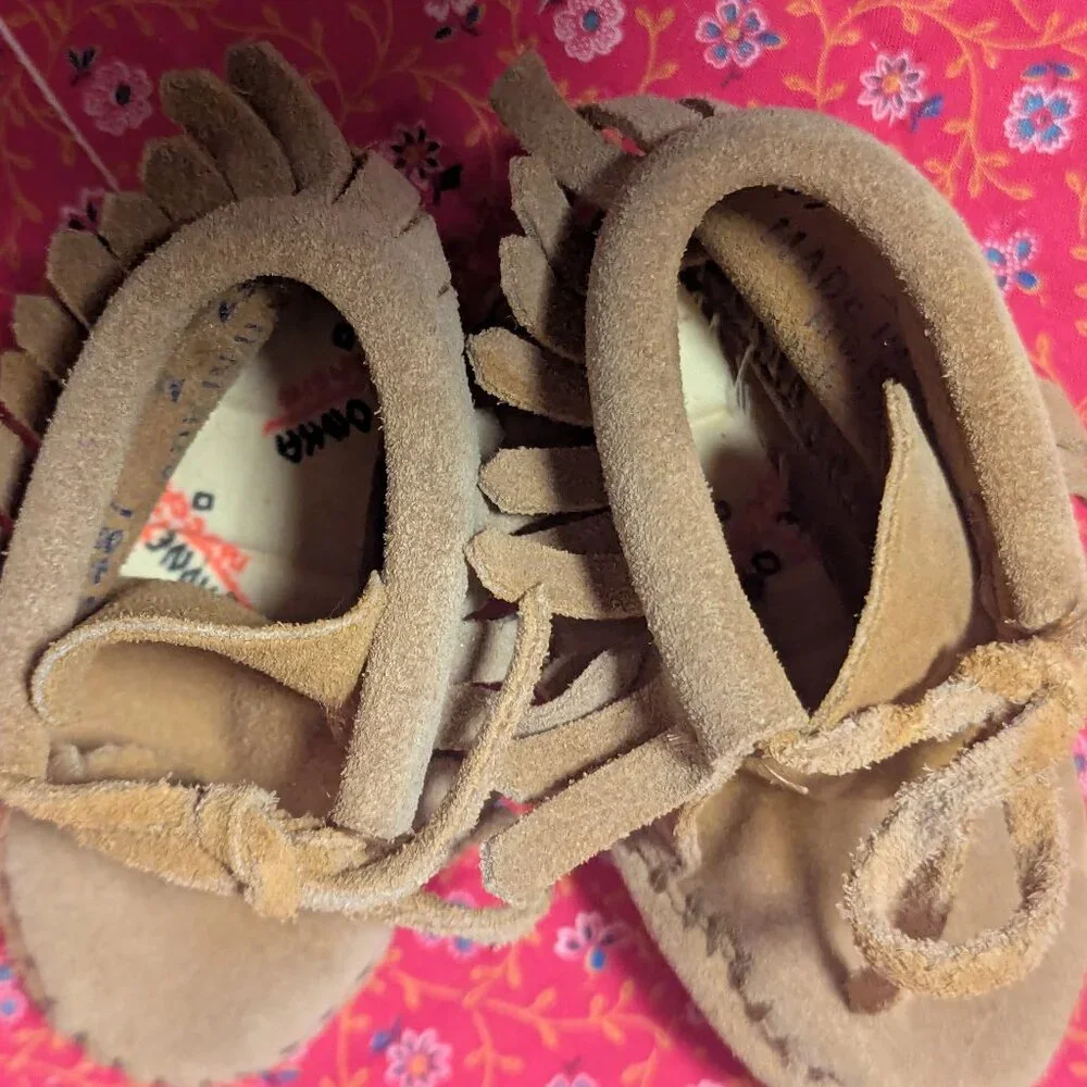 Minnetonka‎ Moccasins Baby Leather 2-Tiered Fringe Pull On Suede Tan Light Brown